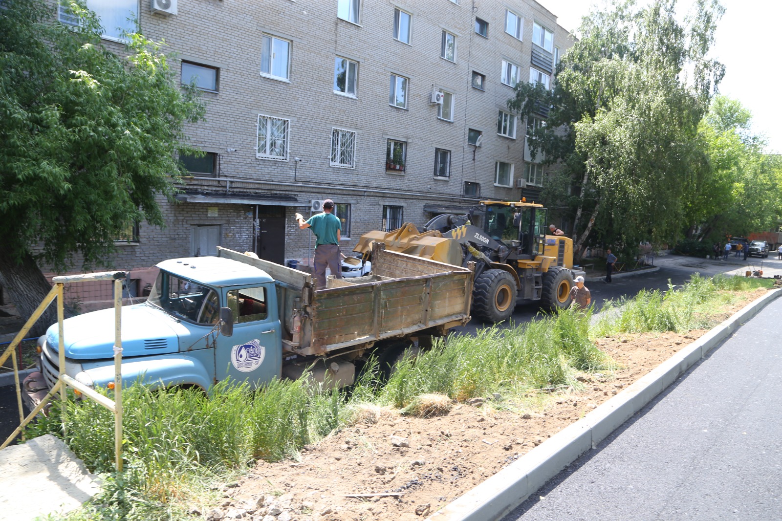 Қайырбеков көшесінің тұрғындары ауладағы жол сапасына сын айтты