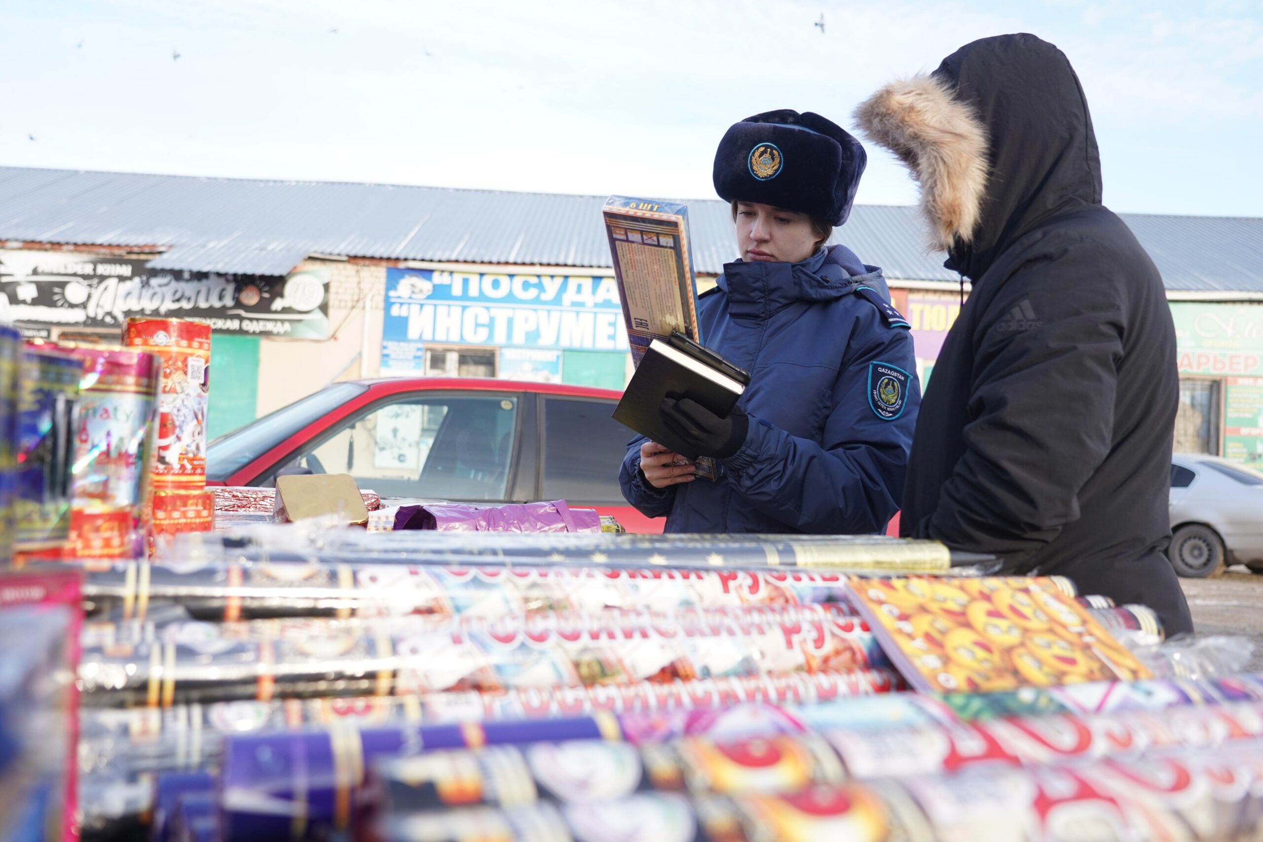 Пиротехникалық өнімдерді заңсыз сатқандарға 1,5 млн теңге айыппұл салынды