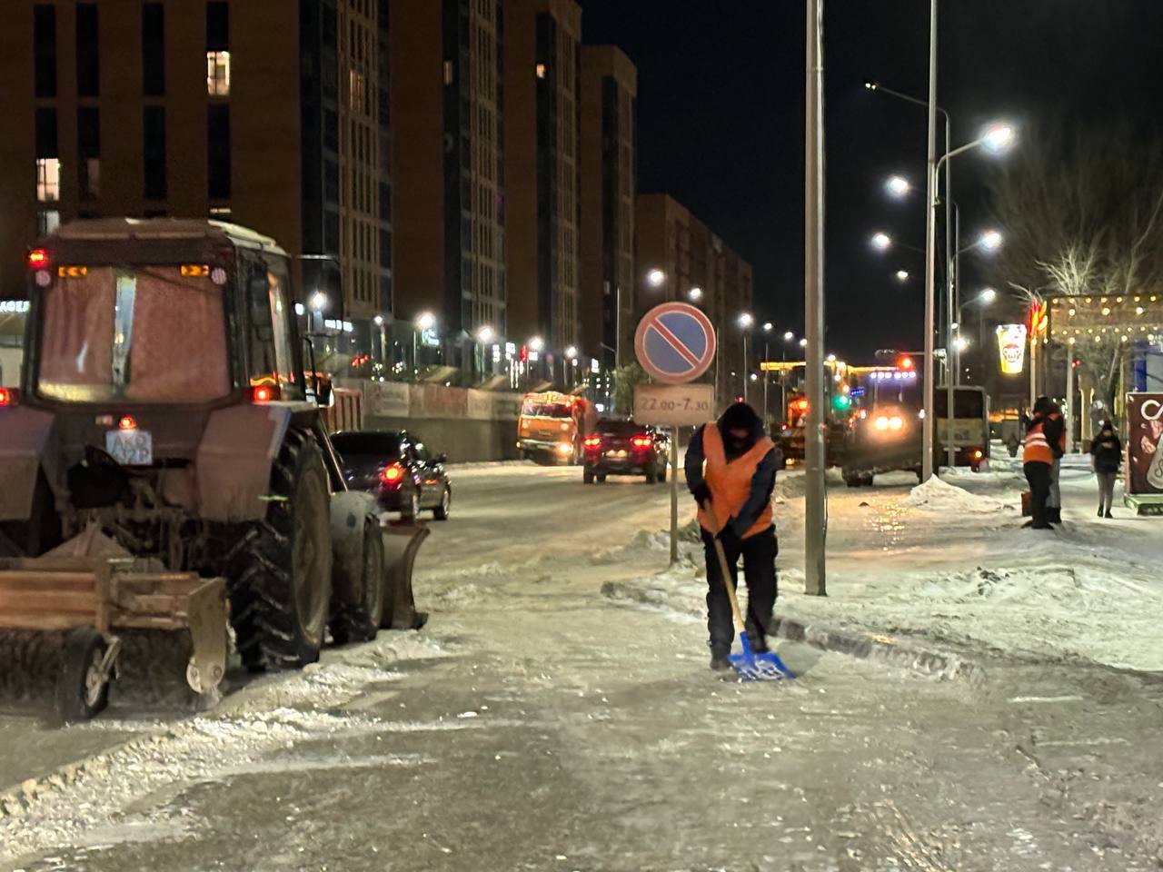Полицейлер қостанайлықтарды көліктерін қаланың үлкен көшелерінің автотұрақтарында қалдырмауға шақырады