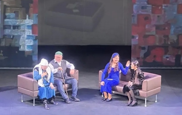 Қостанайда алғаш рет ауданның көркемөнерпаздар театры өнер көрсетті 