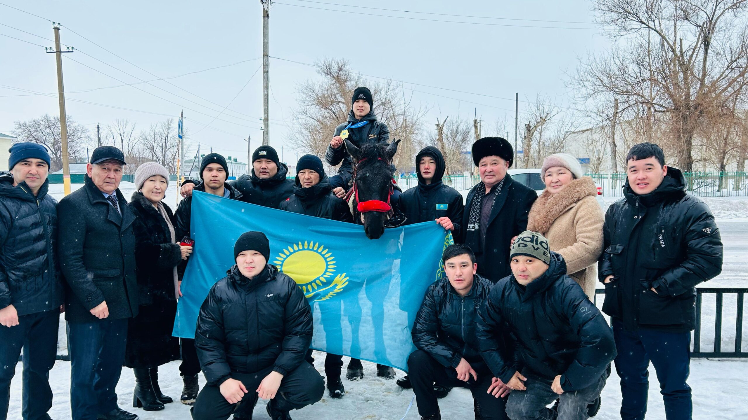 Чемпионға құрмет: кәсіпкер ат мінгізді