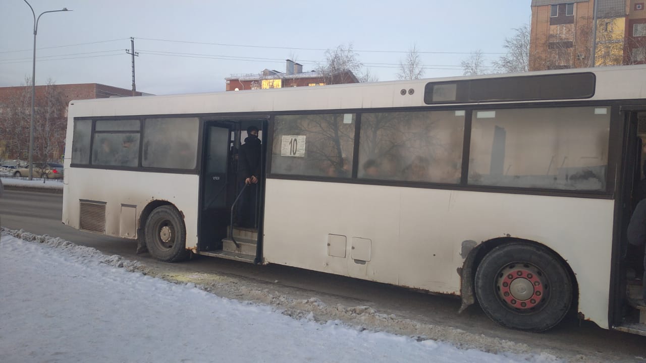 Көрген көзде жазық жоқ: жүргізушілер айнаға қарамай ма?