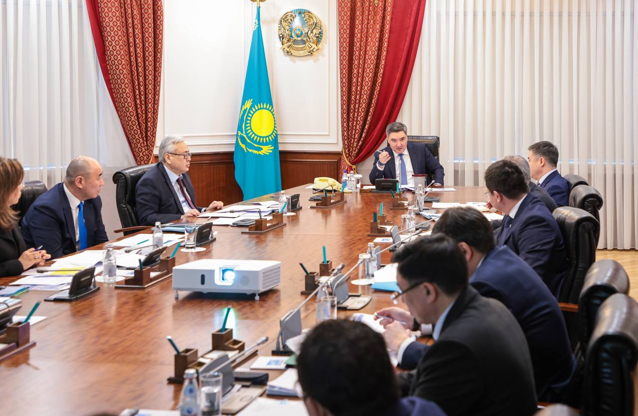 Олжас Бектенов экономикалық саясат жөнінде кеңес отырысын өткізді