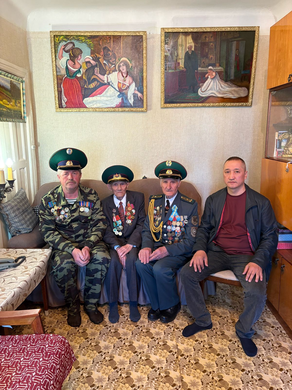 Қостанайда қылқаламын серік еткен соғыс ардагері тұрады