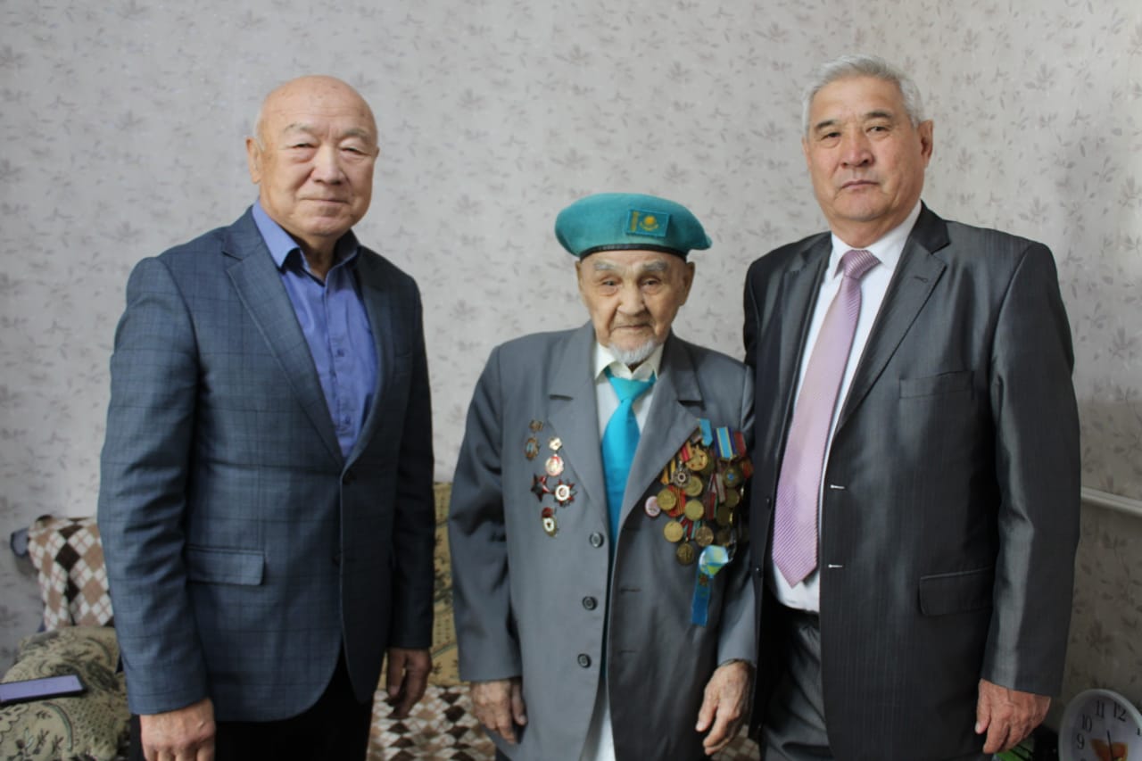 Кеншілер қаласының жүз жасаған батырлары