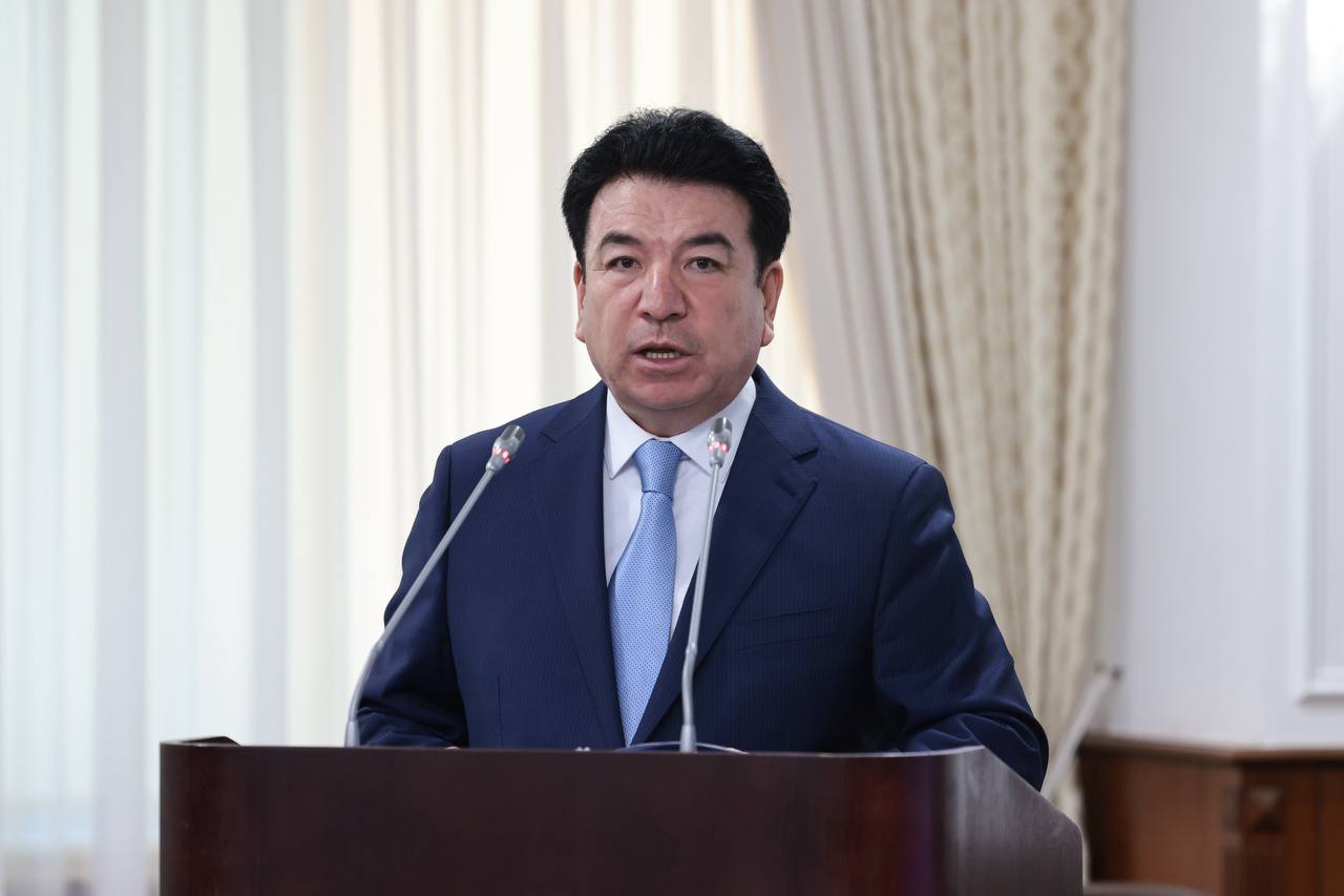 Оқу-ағарту министрі қазақстандық оқушыларды 2024-2025 оқу жылының аяқталуымен құттықтады