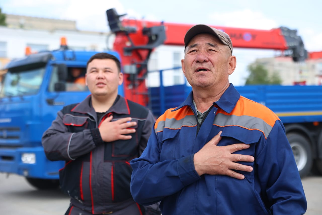 «Қостанай-Су» кәсіпорыны қызметкерлері әнұран айту флешмобын өткізді