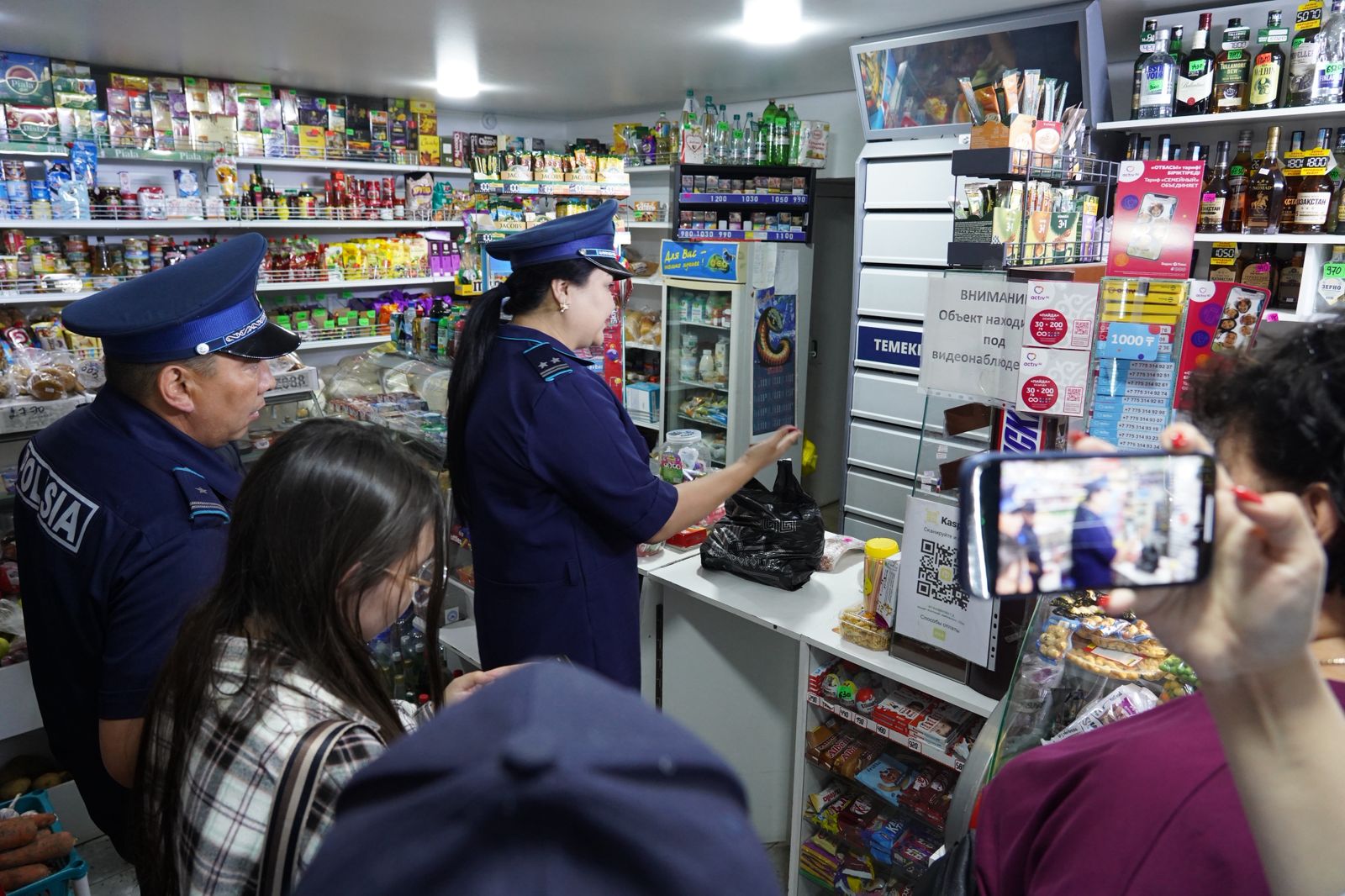 Қостанайда волонтерлер мен полиция әлеуметтік эксперимент өткізді