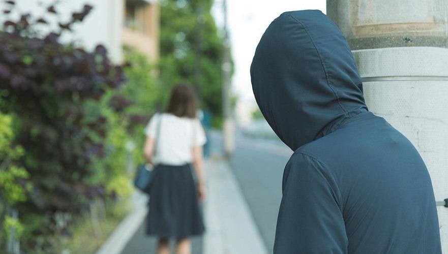 Сталкинг туралы жаңа заң – жеке шекараны қорғауға бағытталған қадам