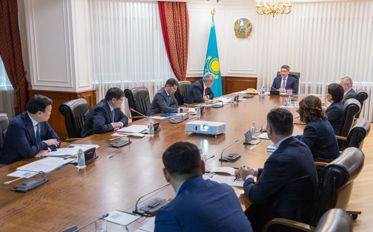 Олжас Бектенов халықты әлеуметтік қолдау жүйесін жетілдіру мәселелері жөнінде кеңес өткізді