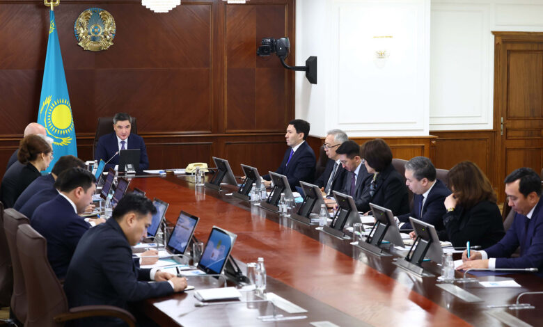 Олжас Бектенов Президенттің Үкіметтің кеңейтілген отырысында берген тапсырмаларын жүзеге асыру жөнінде кеңес өткізді