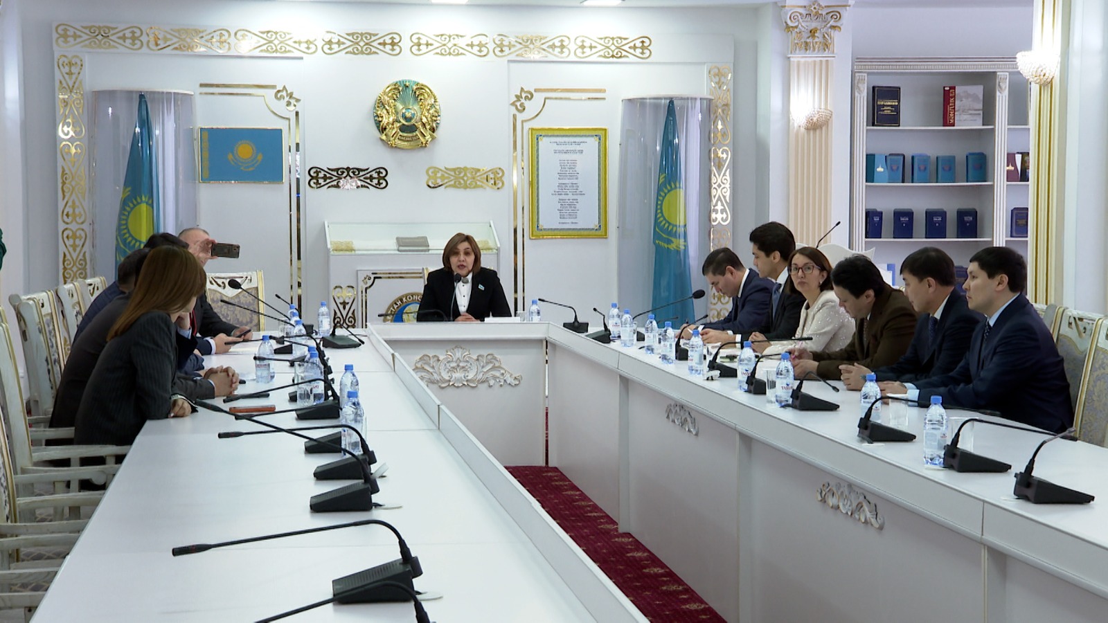 Бас редакторлар клубының дөңгелек үстелінде жаңа Конституция жобасы қолдау тапты