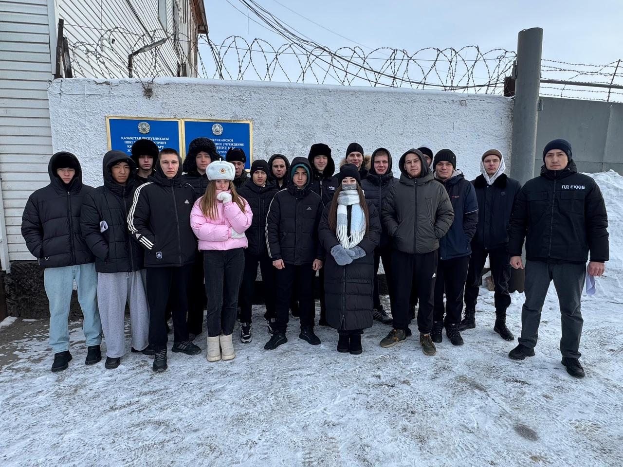 Студенттер жазасын өтеушілермен кездесті