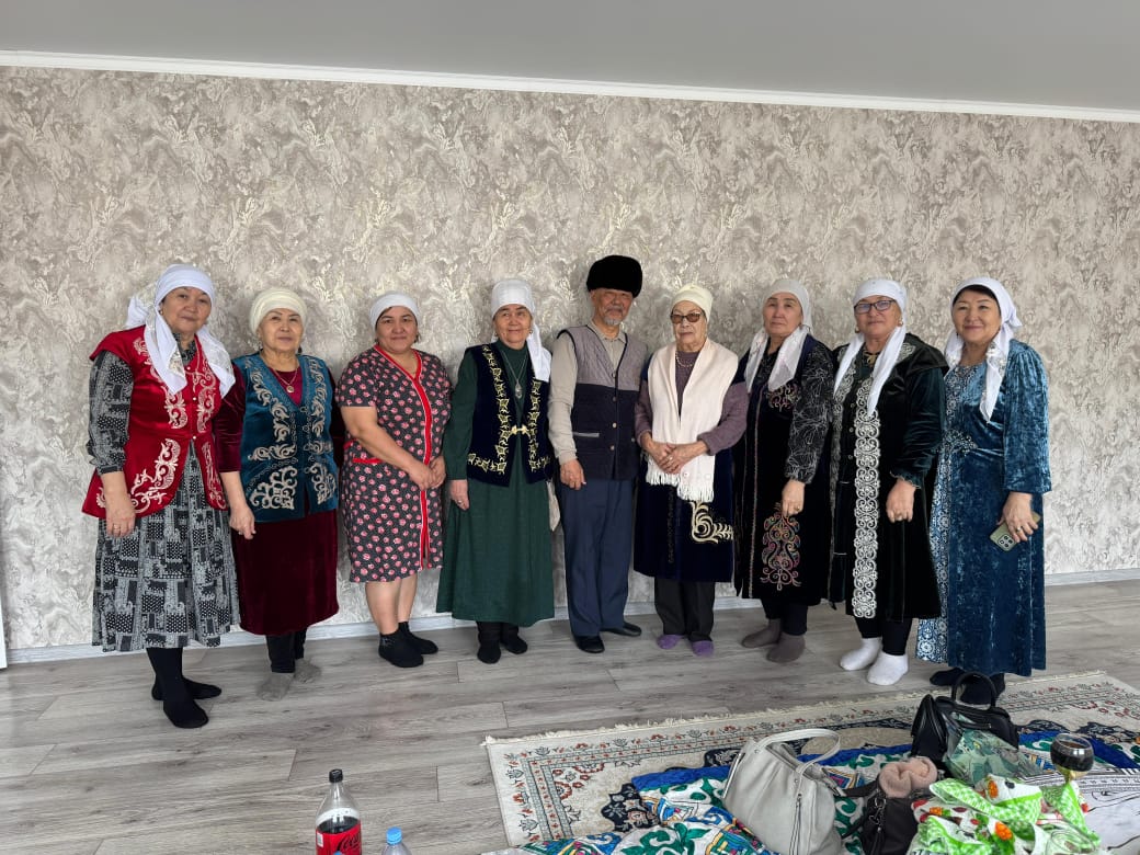 Арқалықтың қариялары жаңа үйдің босағасын майлады