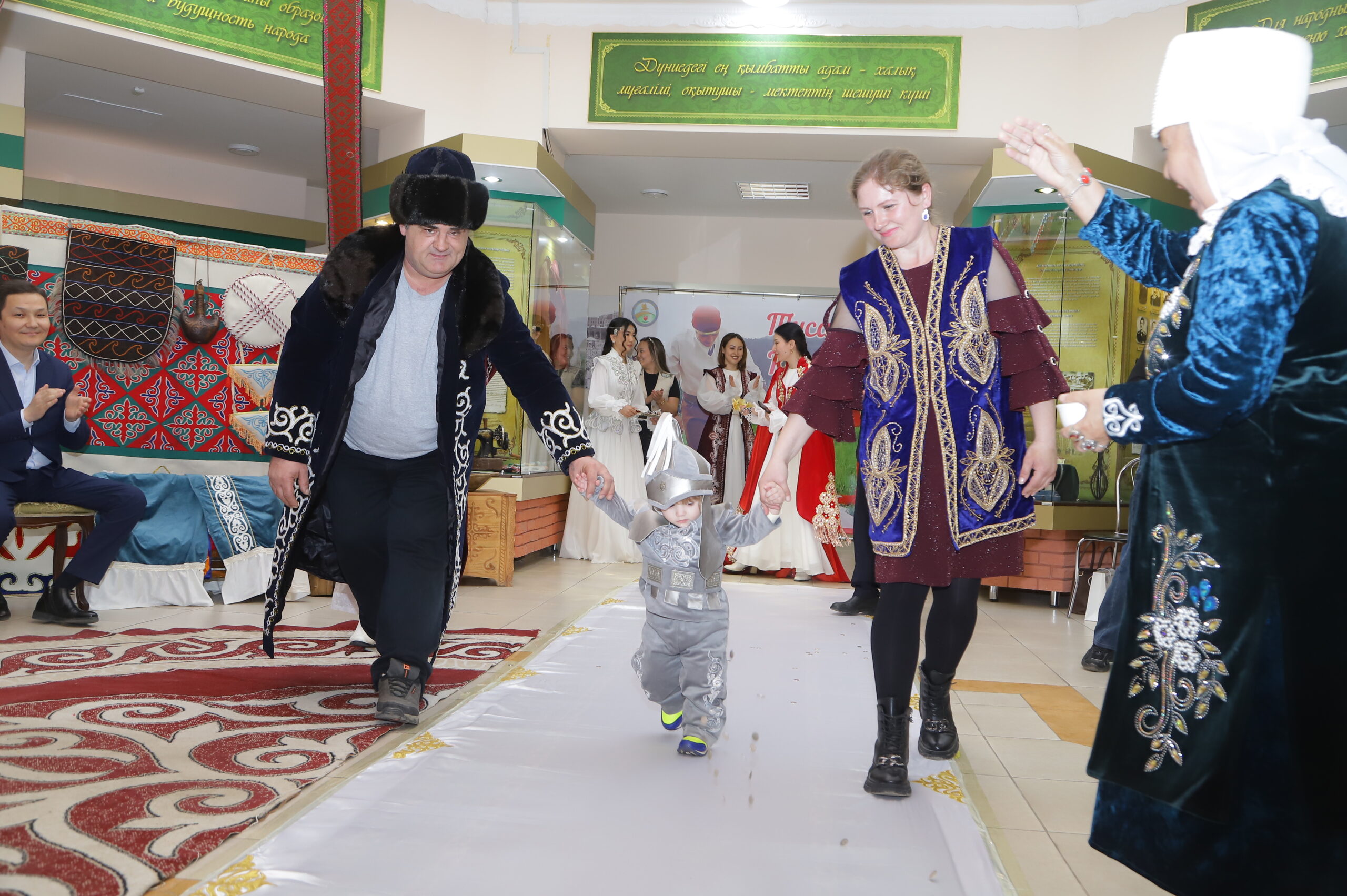 Ыбырай музейінде бірнеше бүлдіршіннің тұсауы кесілді