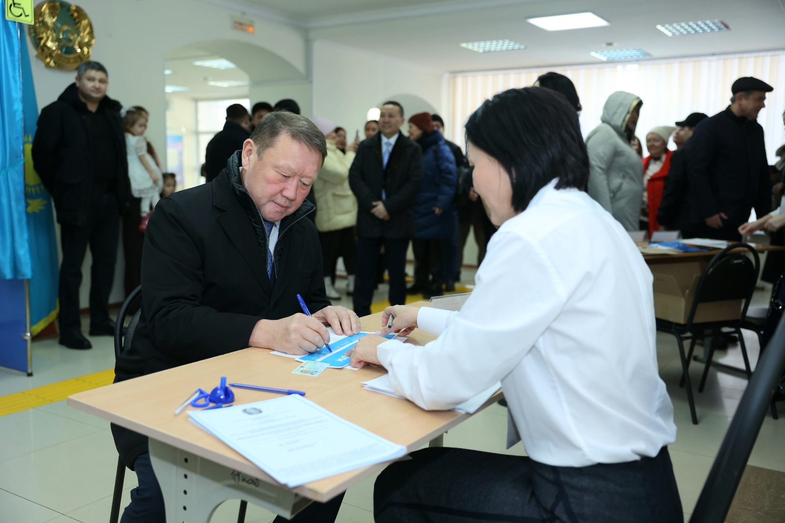 Облыс әкімі Құмар Ақсақалов референдумда дауыс берді
