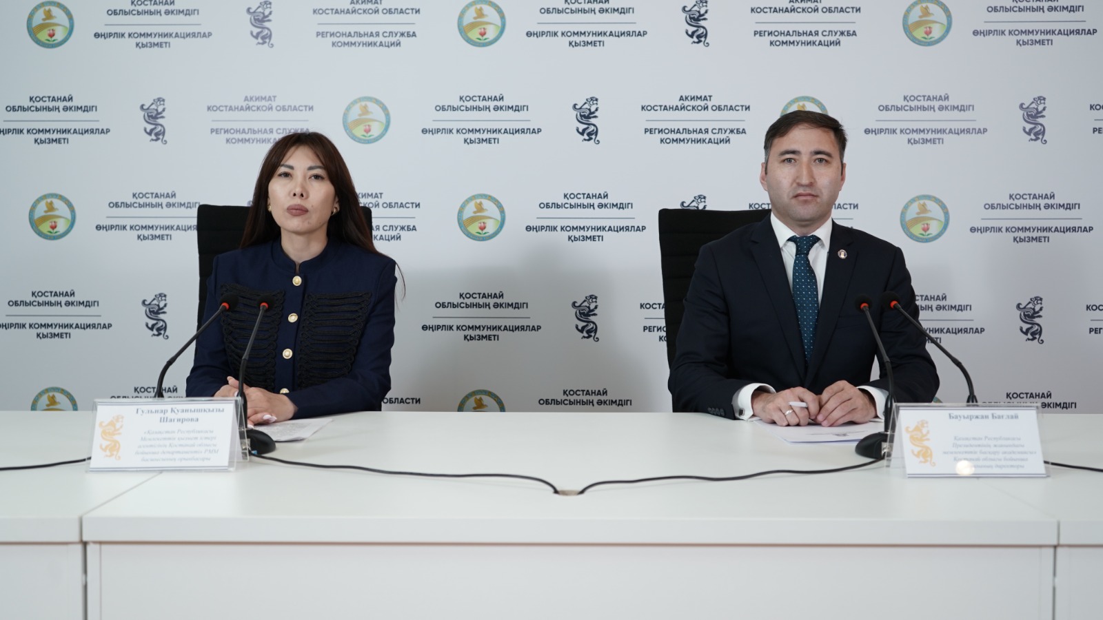 Мемлекеттік басқару академиясына құжат  қабылданып жатыр