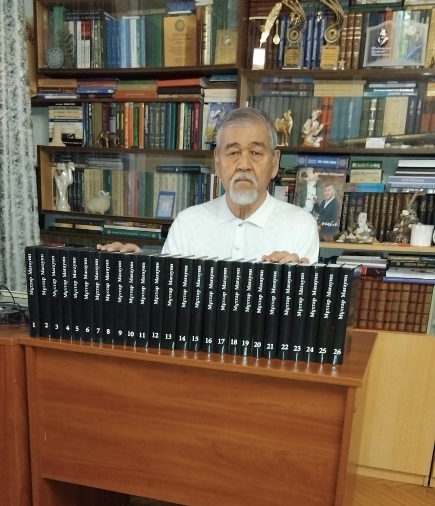 Ақын Ақылбек Шаяхмет республикалық байқауда топ жарды