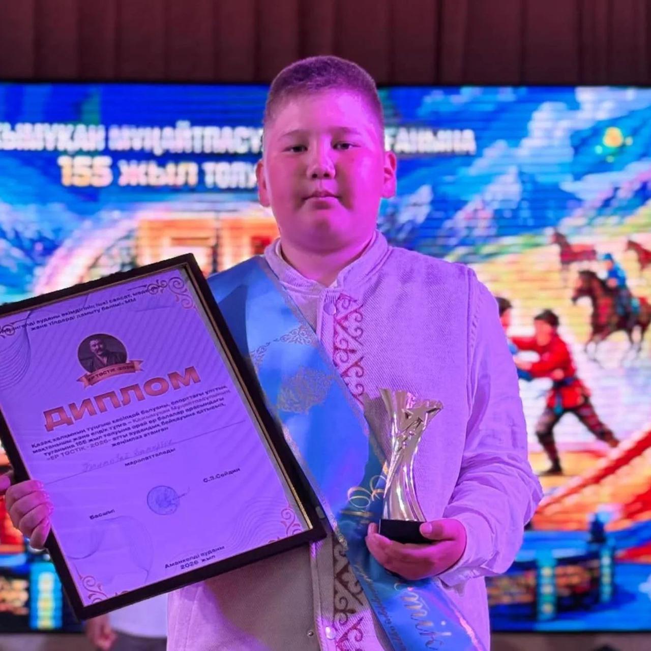 Амангелдіде балғындар күш сынасты