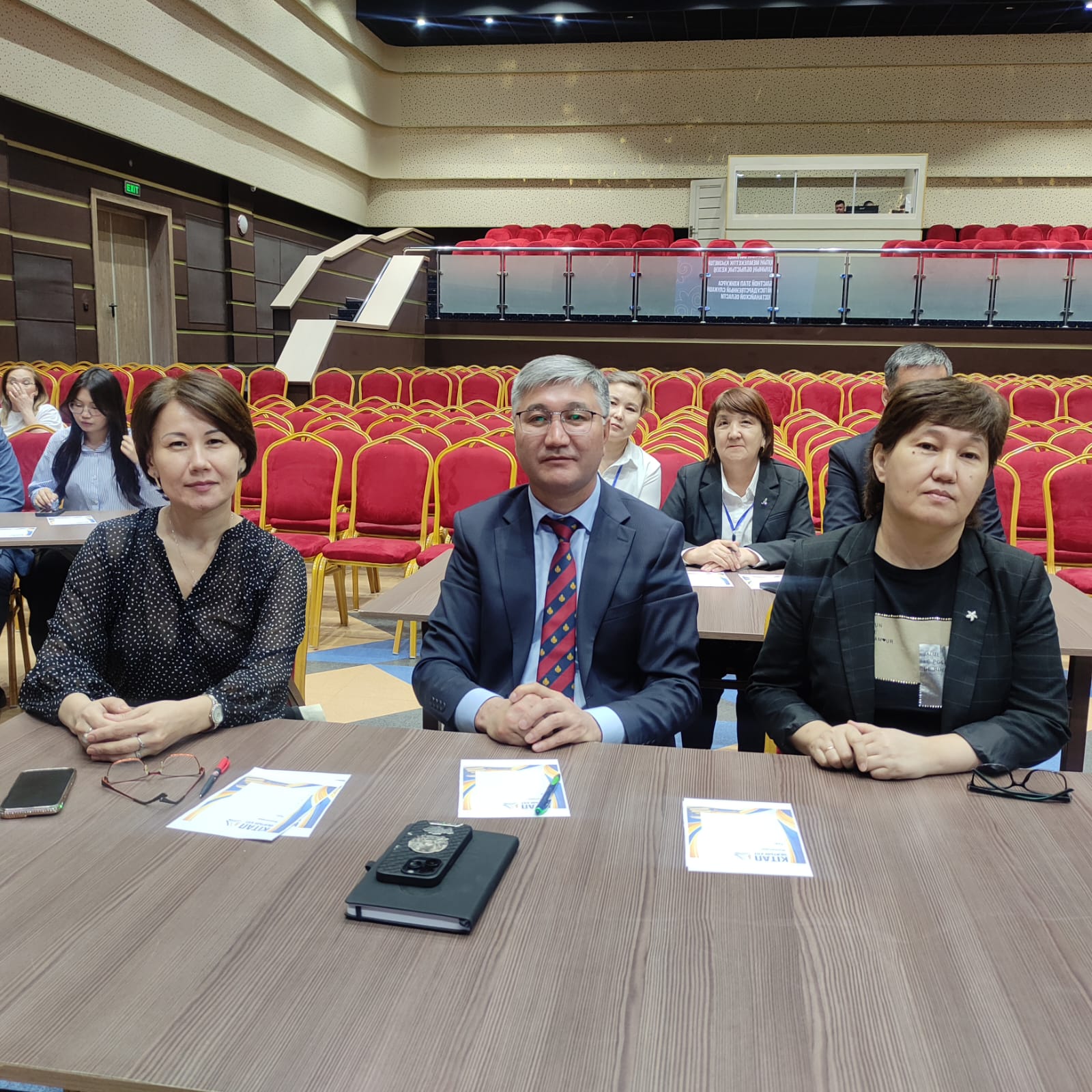 «Кітап оқитын ұлт»: мемлекеттік қызметшілер кітап оқудан жарысқа түсті