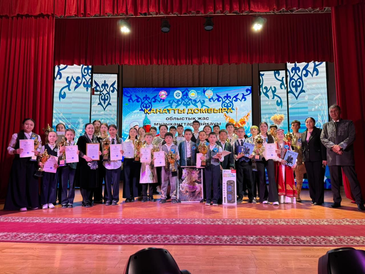 Амангелдіде жас домбырашылар сайысты