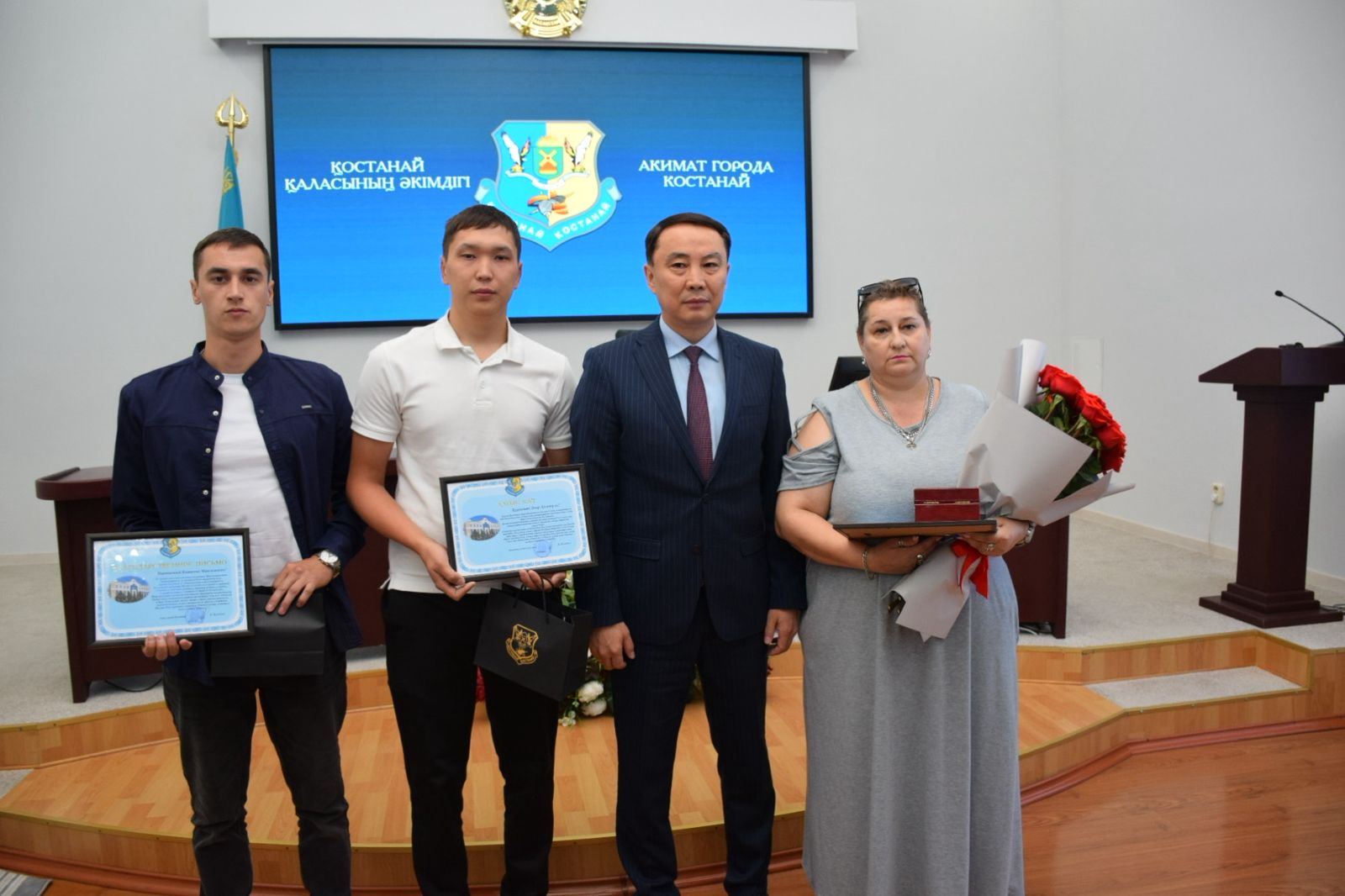 Суға батқан баланы құтқарғандар марапатталды