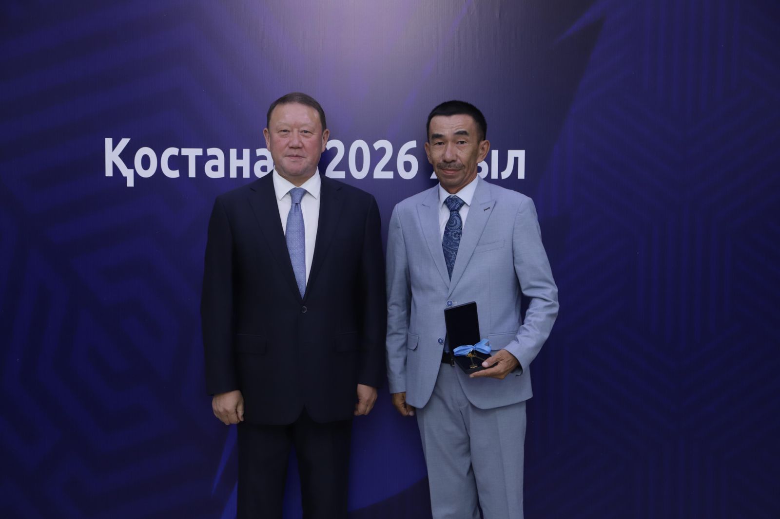 Қостанайда БАҚ қызметкерлеріне пәтер кілттері табыс етіліп, құрмет көрсетілді 
