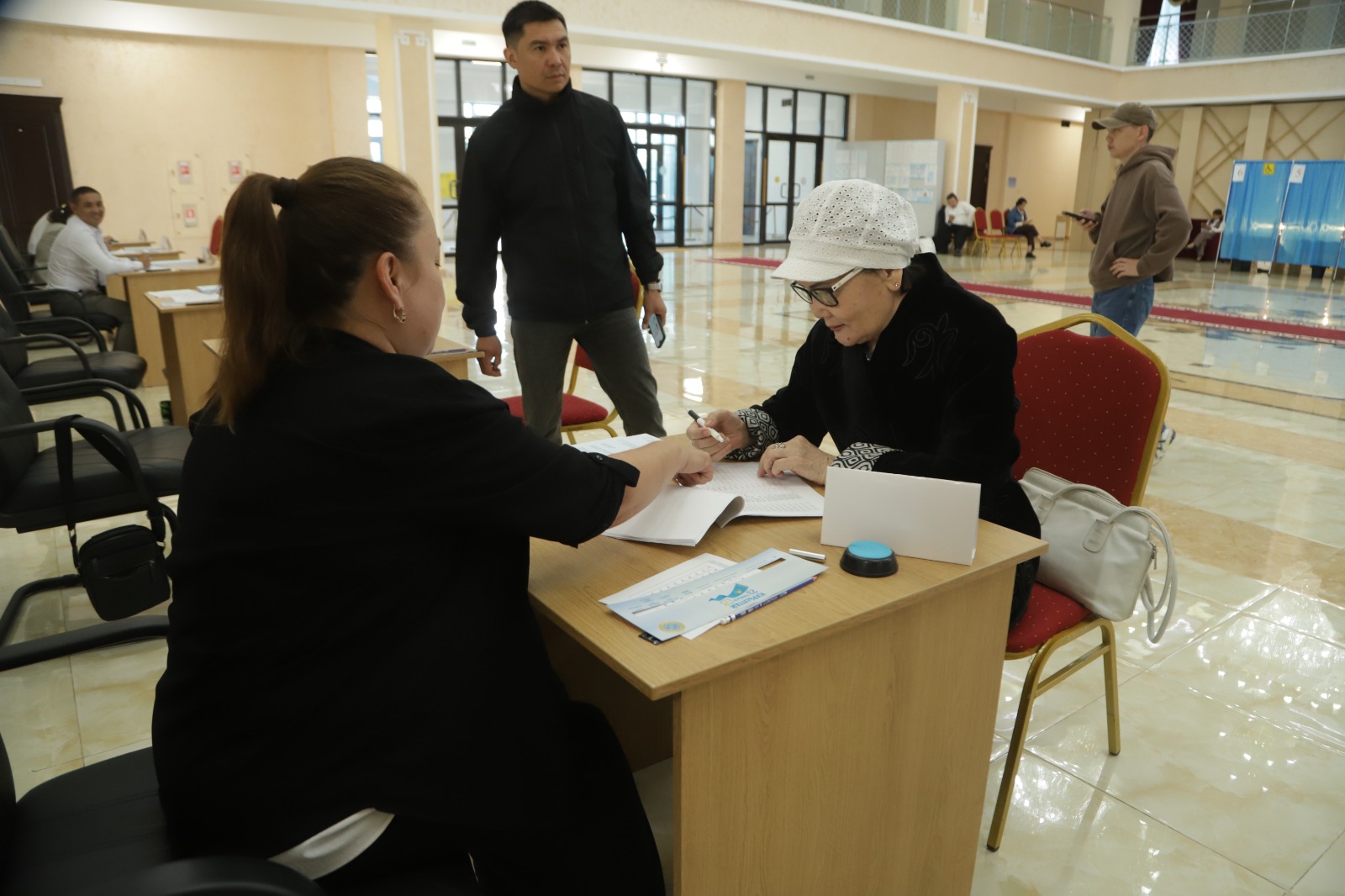 «Қоғамның әділетті дамуына жол ашатын Құрылтай құрылса екен деген ниетпен дауыс бердім»