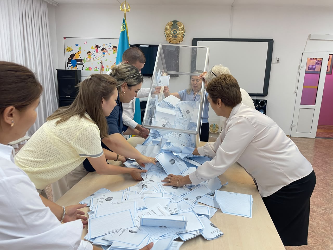 Учаскелер жабылды, дауыс санау басталды