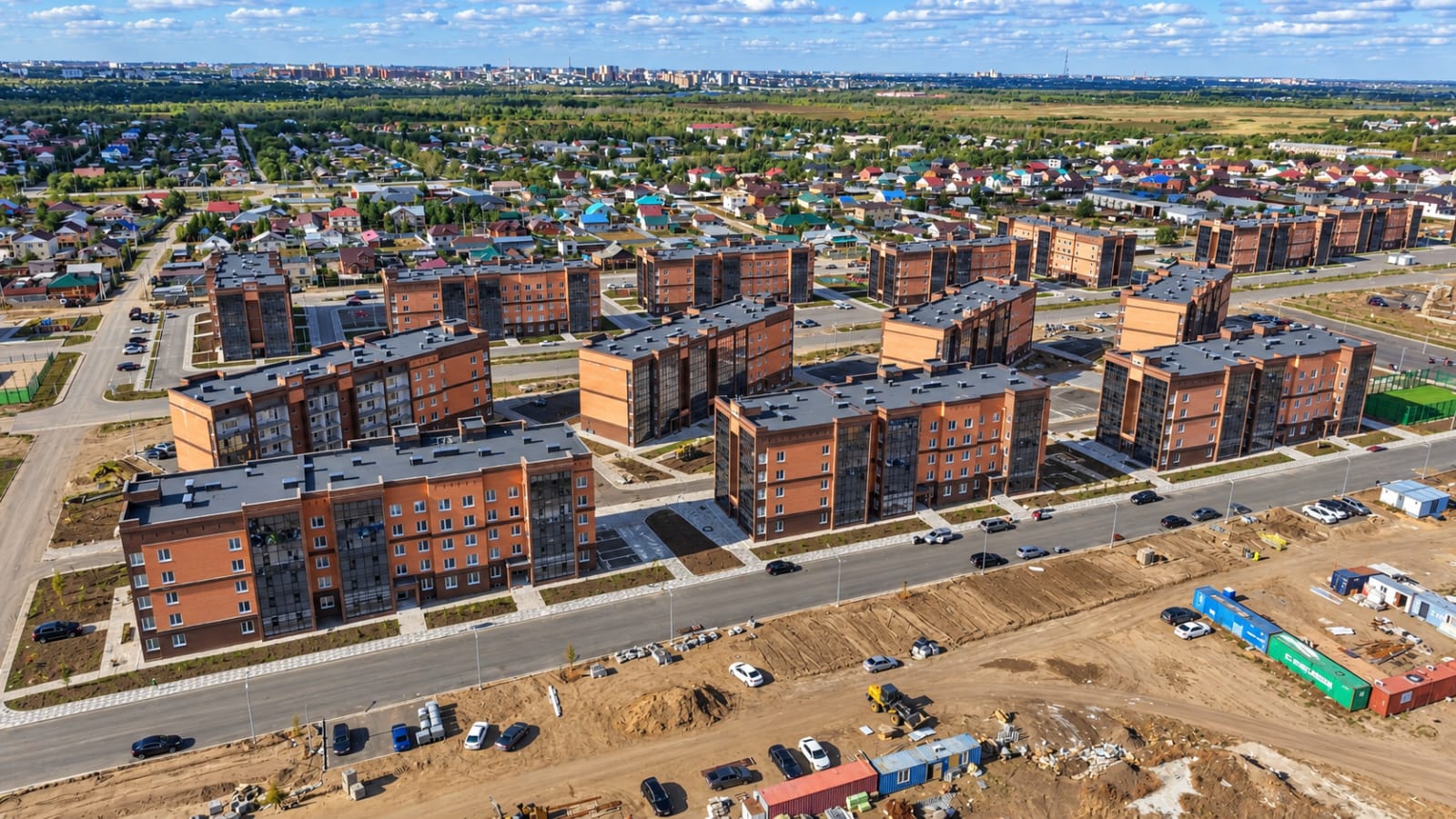 Қостанайдың жаңа келбеті: мыңдаған отбасы қоныс тойын тойлайды