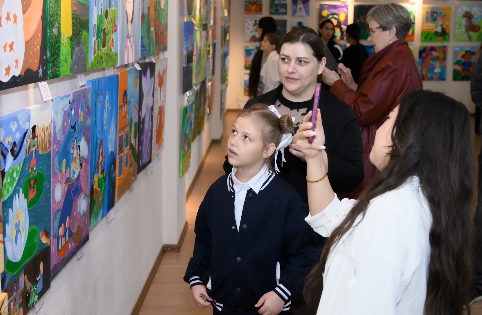 Қиял әлеміне саяхат: Қостанайда балалардың шығармашылық көрмесі ашылды