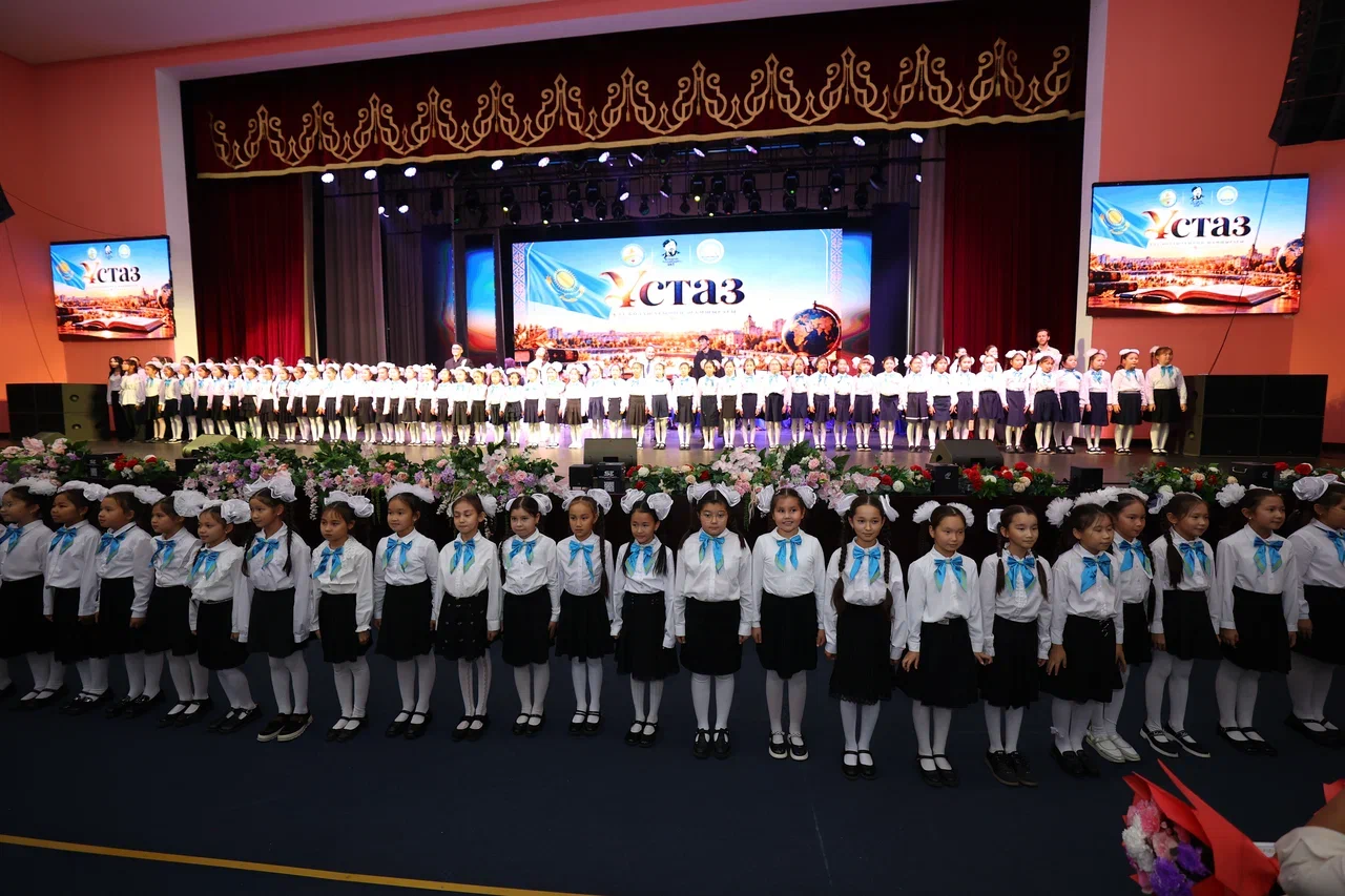 Ыбырай жаққан шырақ: бүгінгі ұстаз, ертеңгі ұрпақ