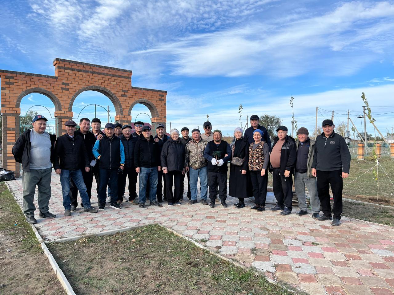 Туған жерге тағзым: Амангелдіде ағаш отырғызған азаматтар енді оның күтіміне де жауапты